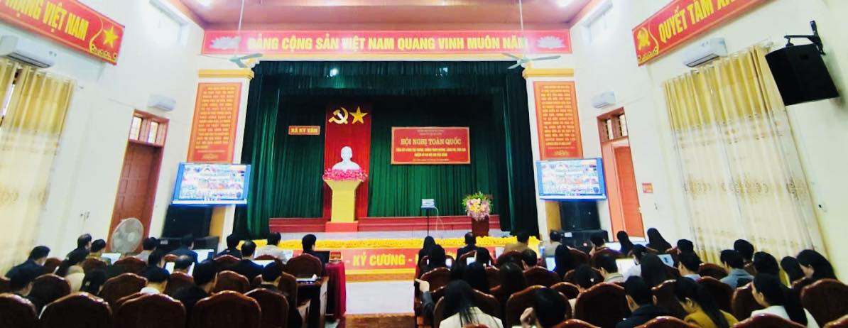 Đảng ủy xã Kỳ Văn tổ chức kết nối đường truyền tham dự Hội nghị của Tỉnh ủy Hà Tĩnh về tổ chức Hội nghị tổng kết công tác phòng, chống tham nhũng, lãng phí, tiêu cực nhiệm kỳ Đại Hội XIII của Đảng. 