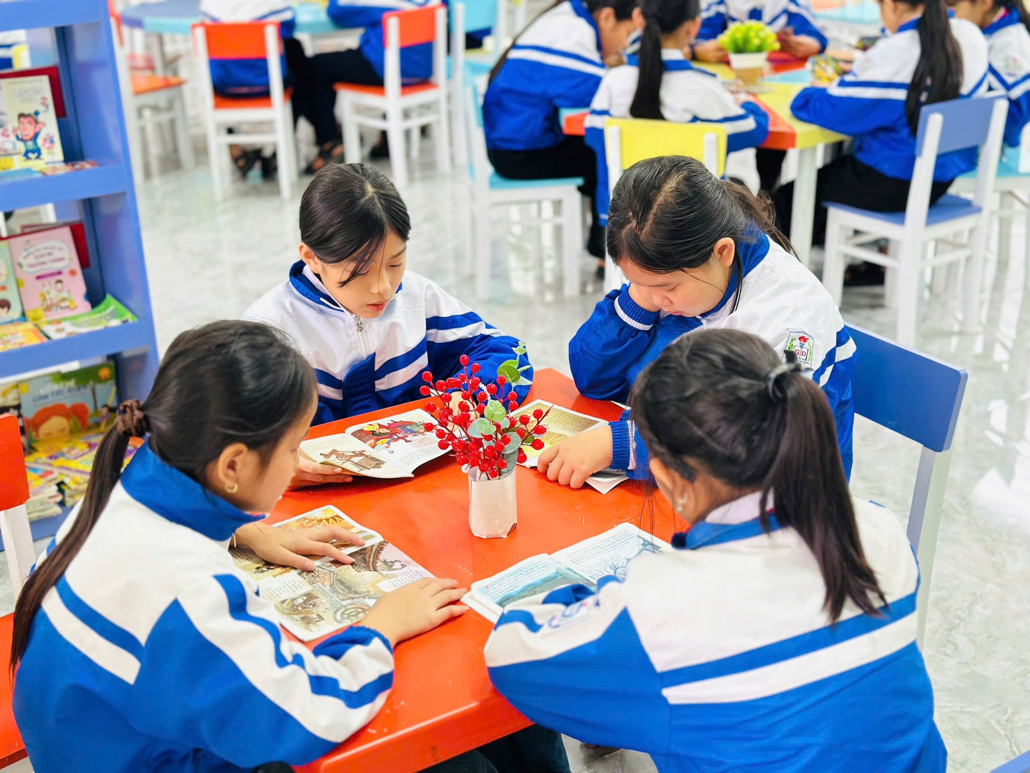 Lan tỏa văn hoá đọc trong nhà trường từ những món quà ý nghĩa