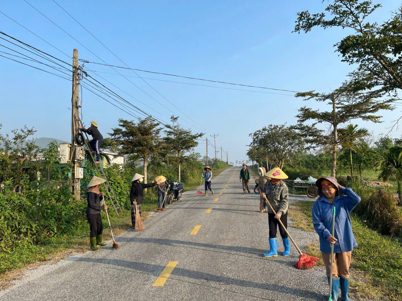 Sôi nổi phong trào vệ sinh môi trường trong xây dựng nông thôn mới, đón Tết Nguyên đán Bính Ngọ 2026