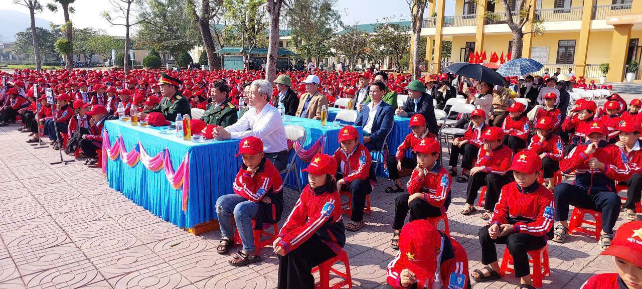 Trường TH & THCS xã Kỳ Văn tổ chức chương trình kỷ niệm ngày 22/12 với chủ đề " Tiếp bước cha anh - Tự hào Quân đội Nhân dân Việt Nam"