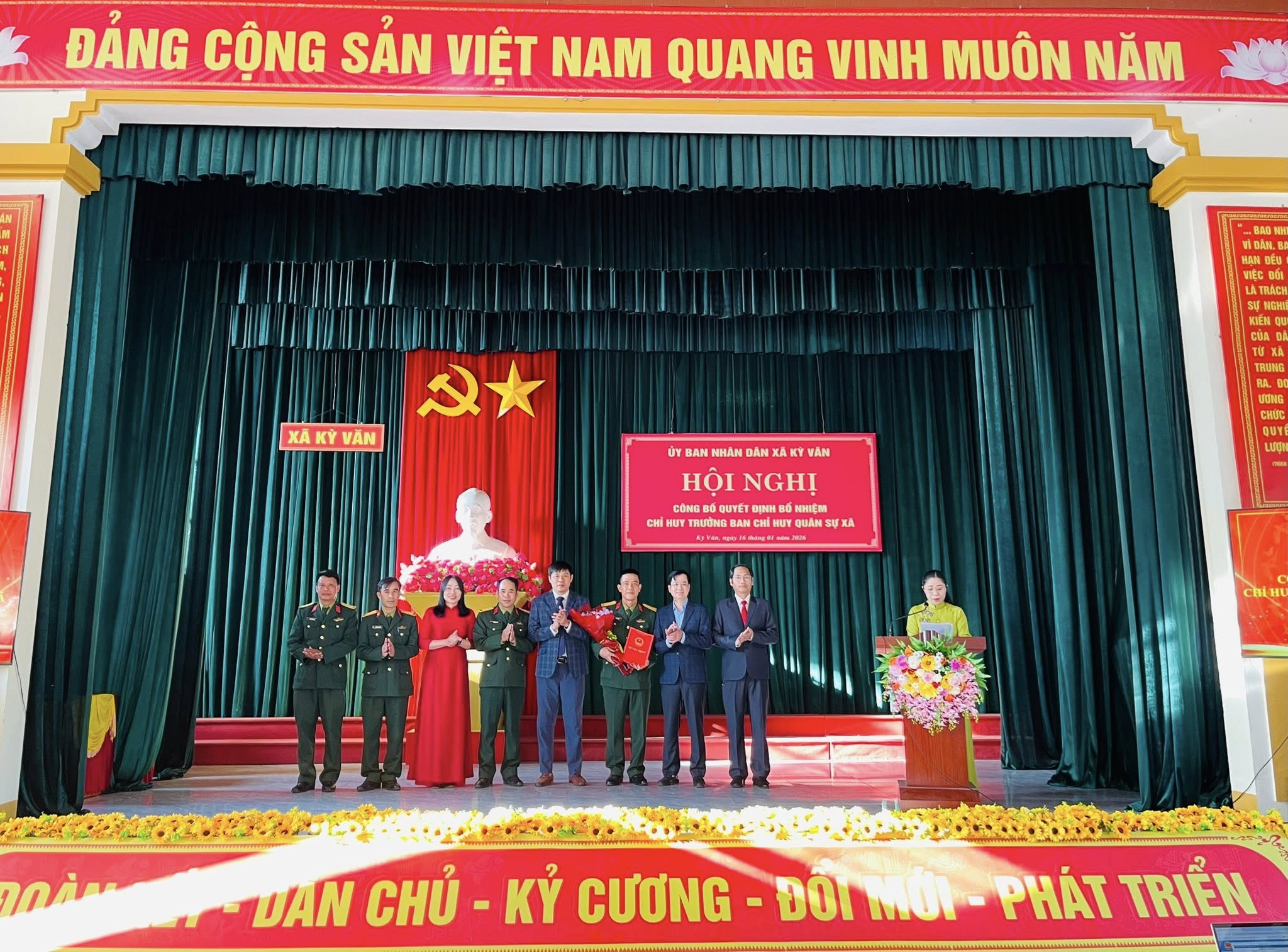 UBND xã Kỳ Văn tổ chức Hội nghị công bố Quyết định bổ nhiệm Chỉ huy trưởng Ban Chỉ huy Quân sự xã.