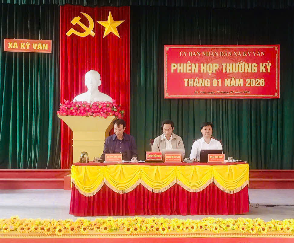 Ủy ban nhân dân xã tổ chức Phiên họp thường kỳ tháng 01 năm 2026