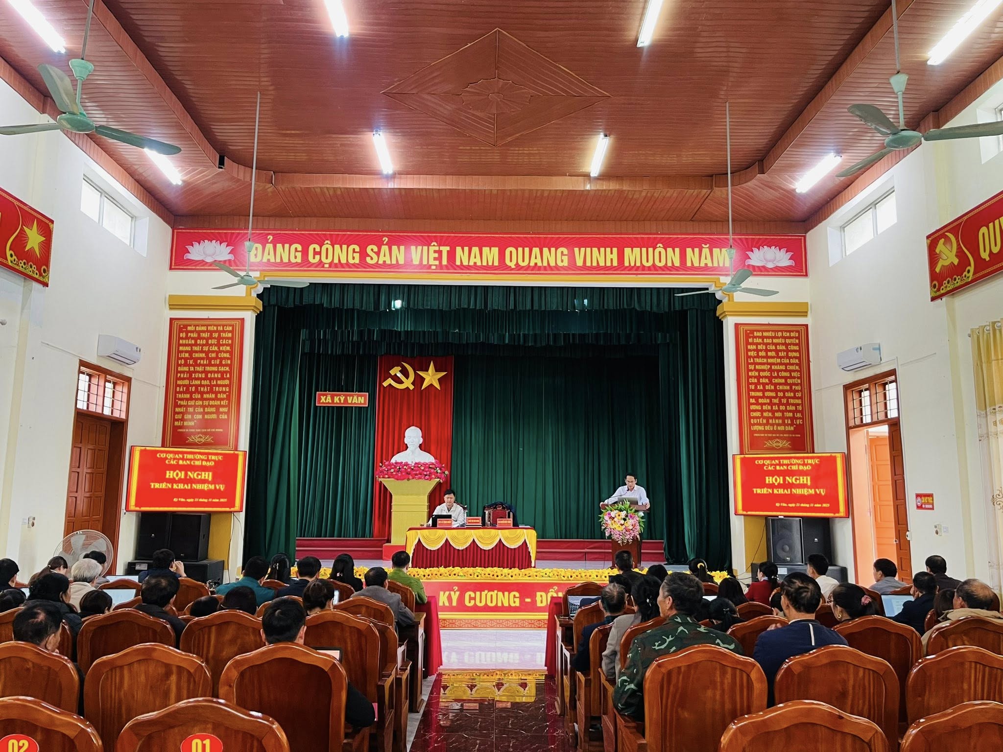 Cơ quan thường trực các Ban Chỉ đạo thuộc lĩnh vực Phòng Văn hoá – Xã hội đã tổ chức Hội nghị triển khai nhiệm vụ