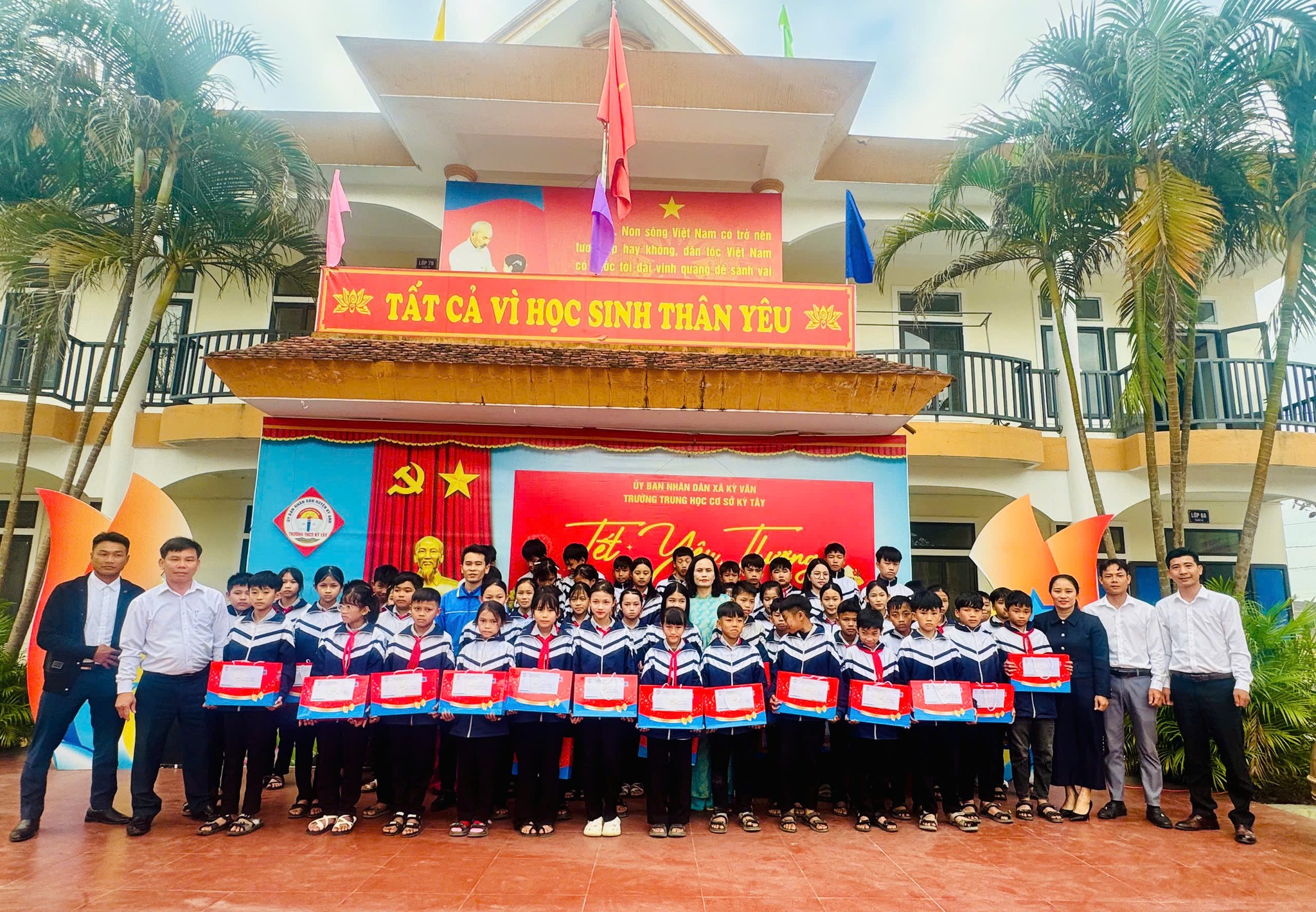 Tết Yêu thương, Xuân Bính Ngọ 2026 trên mái trường THCS Kỳ Tây 