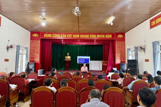 Tập huấn nghiệp vụ rà soát hộ nghèo, hộ cận nghèo năm 2026 cho hơn 50 đại biểu tham gia tổ rà soát và rà soát viên trực tiếp thực hiện rà soát.