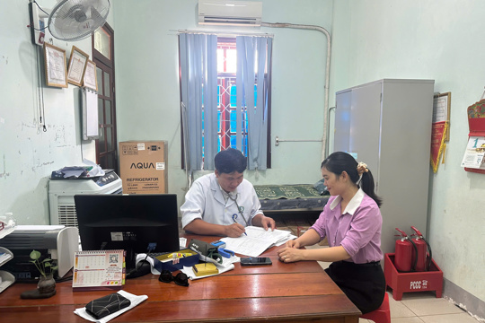 Trường Mầm non Kỳ Văn tổ chức khám sức khỏe định kỳ cho cán bộ, giáo viên, nhân viên
