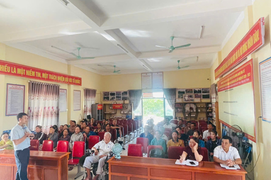 Tập huấn Kỷ thuật cải tạo vườn hộ, xử lý rác thải nông nghiệp và sử dụng chế phẩm sinh học trong ủ phân vi sinh cho gần 100 hội viên nông dân xã Kỳ Văn