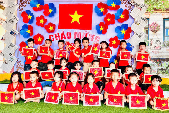 Trường Mầm non Kỳ Văn hướng về kỷ niệm 51 năm ngày giải phóng miền Nam (30/4/1975 - 30/4/2026) 