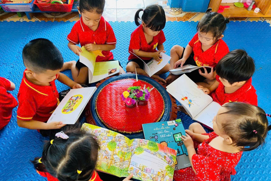 Trường Mầm non Kỳ Văn hưởng ứng Ngày Sách Việt Nam 21/4