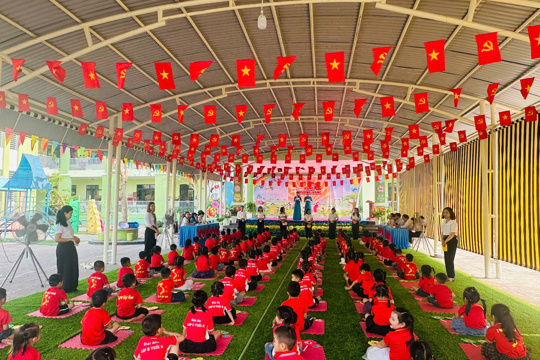 Sôi nổi với chương trình “Rung chuông vàng” dành cho trẻ 5 tuổi tại Trường Mầm non Kỳ Tây