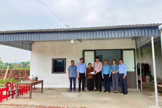 Giải ngân hơn 600.000.000 đồng xây dựng, sửa chữa nhà ở cho hộ nghèo, cận nghèo và hộ có hoàn cảnh khó khăn năm 2026