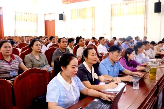 Đảng ủy xã Kỳ Văn kết nối Hội nghị trực tuyến toàn tỉnh học tập, quán triệt, tuyên truyền và triển khai thực hiện các nghị quyết, chỉ thị, kết luận, quy định của Trung ương, của tỉnh.