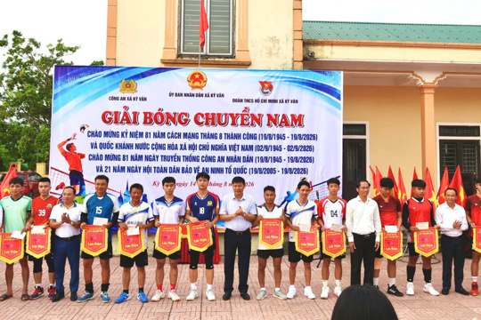  Xã Kỳ Văn khai mạc giải bóng chuyền Nam năm 2026