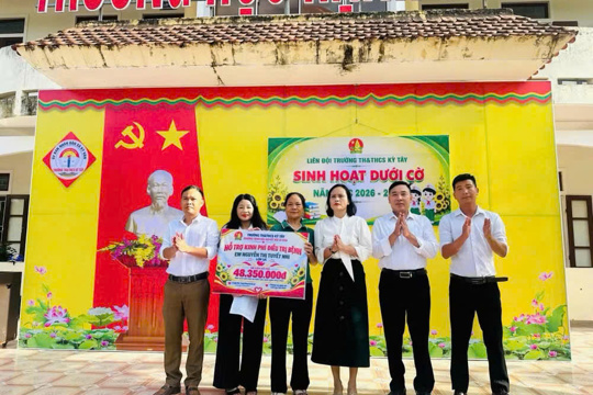 Ngàn trái tim Kỳ Văn gửi bé Tuyết Nhi