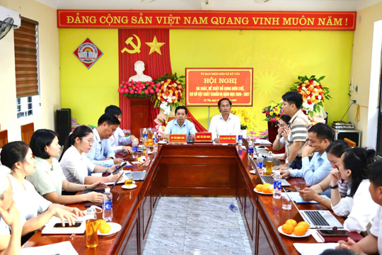 Xã Kỳ Văn tổ chức cuộc làm việc tháo gỡ khó khăn và định hướng sắp xếp các đơn vị sự nghiệp giáo dục