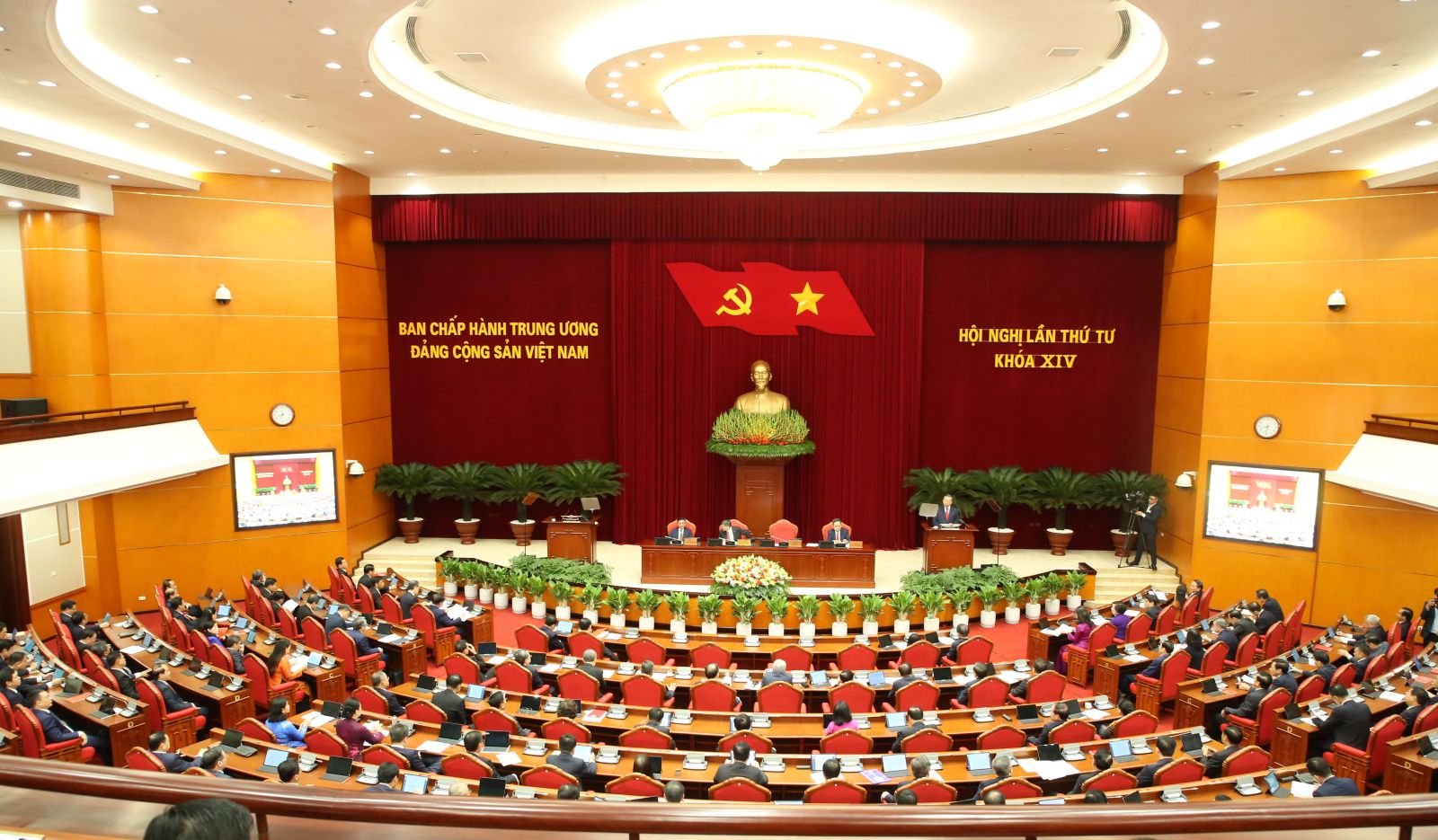TOÀN VĂN: Nghị quyết số 28-NQ/TW Hội nghị lần thứ tư Ban Chấp hành Trung ương Đảng khóa XIV