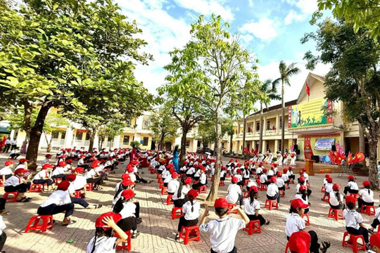Trường TH&THCS Kỳ Trung tổ chức lễ tổng kết năm học 2025-2026 và lễ ra trường học sinh lớp 9. 