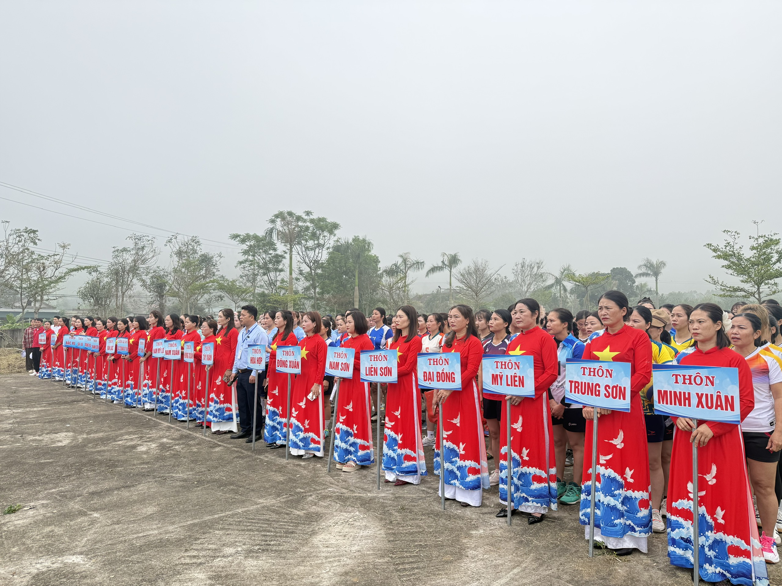 Xã Kỳ Văn sôi nổi khai mạc giải bóng chuyền nữ năm 2026 