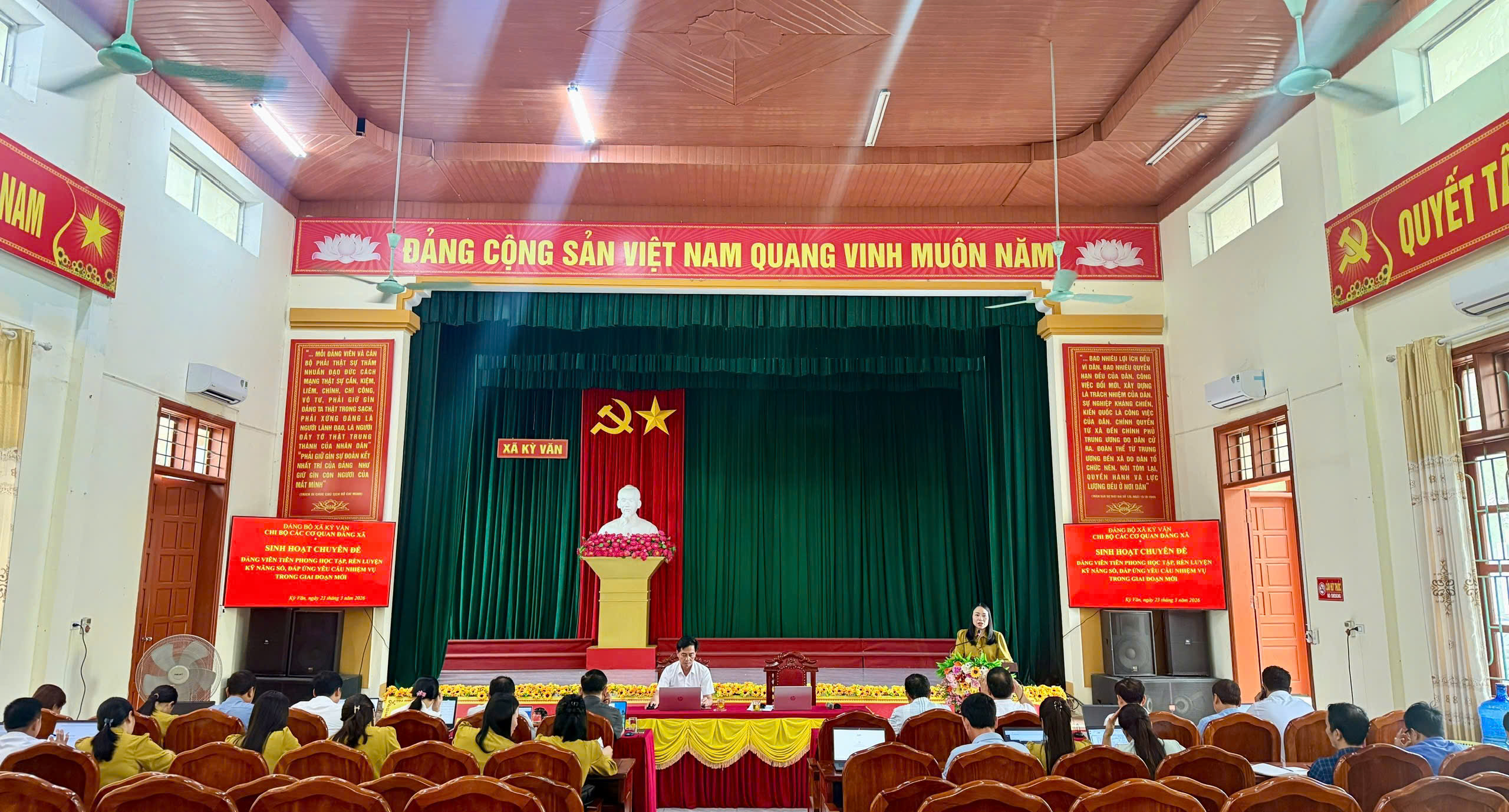 Chi bộ các cơ quan Đảng tổ chức sinh hoạt chuyên đề Quý I năm 2026