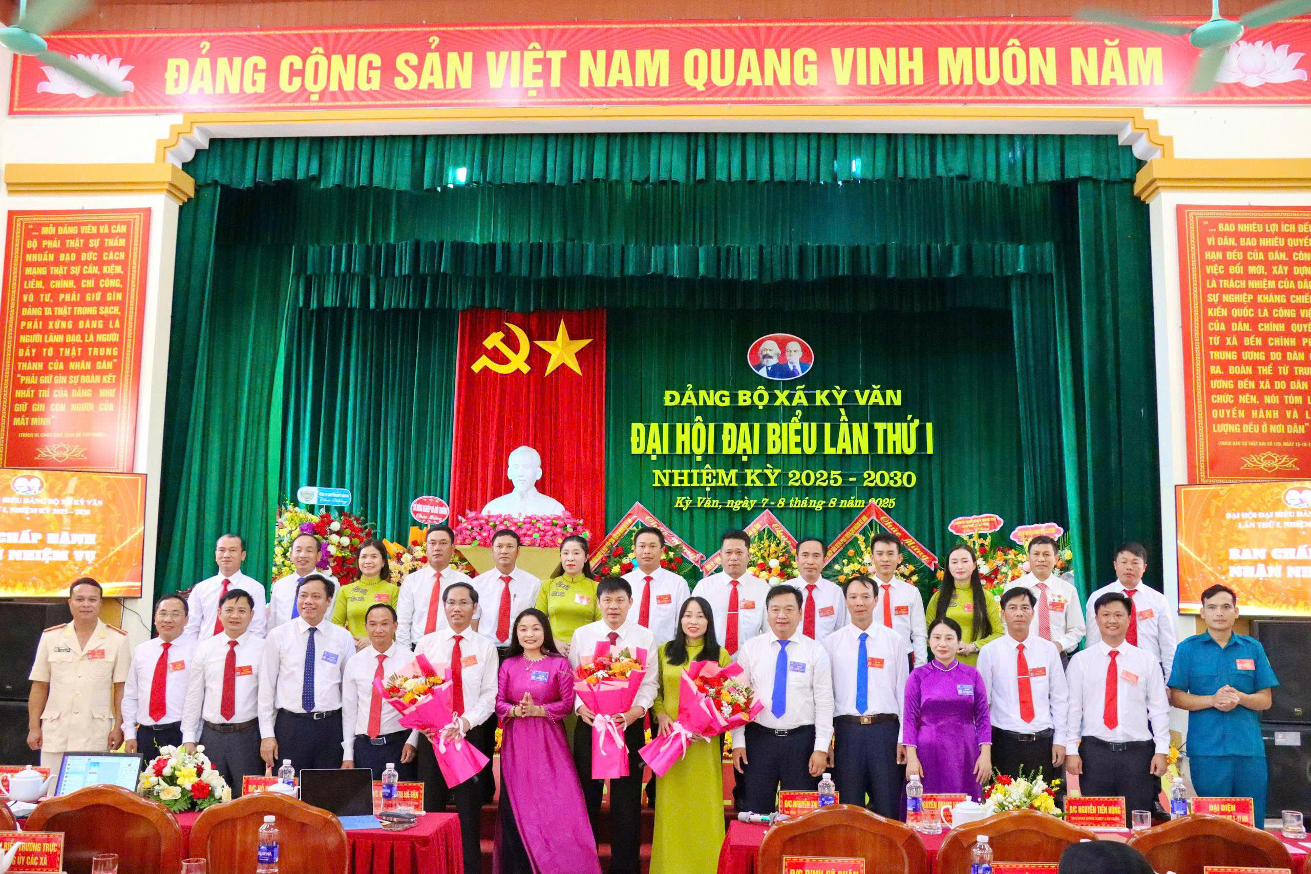 Xã Kỳ Văn tổ chức thành công Đại hội Đảng bộ xã Kỳ Văn lần thứ nhất, nhiệm kỳ 2025-2030 !