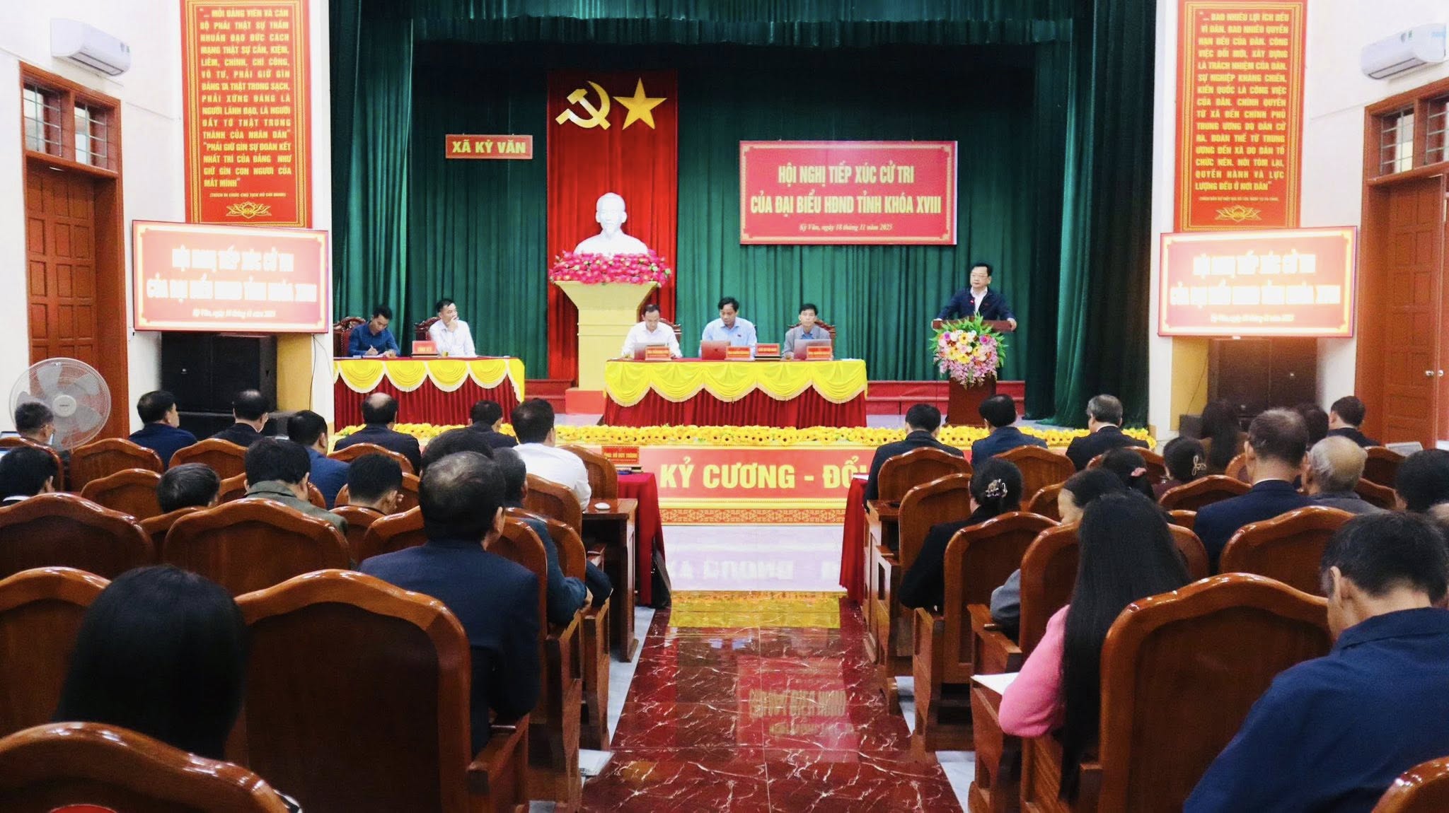 Đại biểu HĐND tỉnh Hà Tĩnh tiếp xúc cử tri xã Kỳ Văn