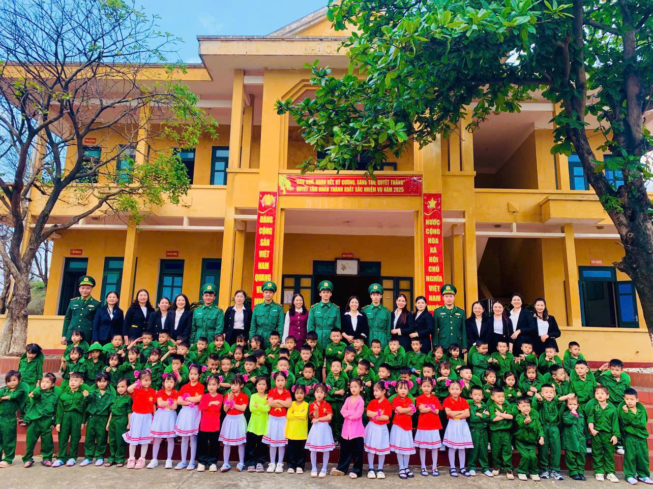 Sôi nổi các hoạt động kỷ niệm 81 năm ngày thành lập Quân đội Nhân dân Việt Nam (22/12/1944 - 22/12/2025)