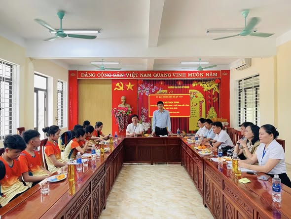 Lãnh đạo xã Kỳ Văn gặp mặt Đoàn VĐV tham gia Đại hội Điền kinh – Thể thao học sinh phổ thông cấp tỉnh năm học 2025-2026