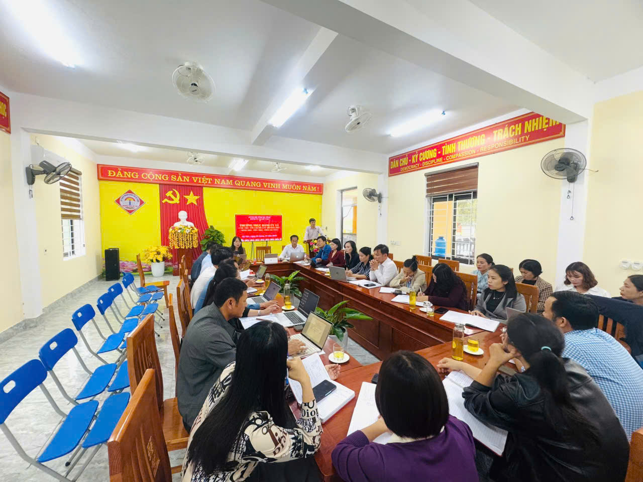 Thường trực Đảng ủy xã Kỳ Văn làm việc với chi bộ các Trường học  ( Mầm Non, Tiểu Học, THCS Kỳ Tây)