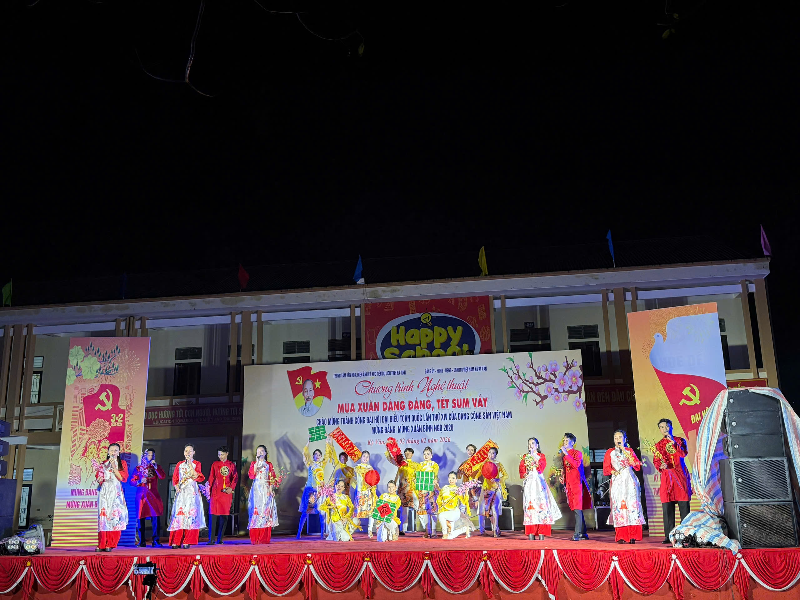 Chương trình nghệ thuật "Xuân ơn Đảng, Tết sum vầy"